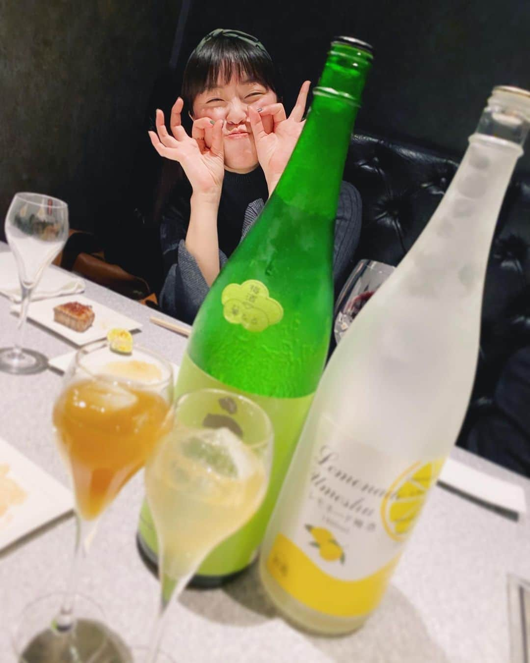 小田飛鳥さんのインスタグラム写真 - (小田飛鳥Instagram)「昨夜は、年内最後にこの人達に会っておきたい❣️と言うメンバーで会員制焼肉 #新進気鋭 さんにて肉会🥩 別店舗さんでもサインさせて頂きましたが、素晴らしい漫画家先生達の下にキスマークぶちかます番長💋 #焼肉新進気鋭 #会員制焼肉新進気鋭 #肉食女子 #来年も #肉欲」12月29日 8時15分 - asuka_oda_0320