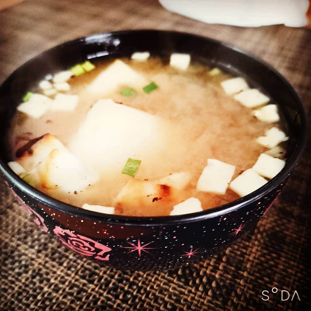 松本隆博のインスタグラム：「。 お雑煮リハ。なう。 (^○^) 皆様、良い健やかなる 年末をお過ごし下さい  ～人生遊歩道～」