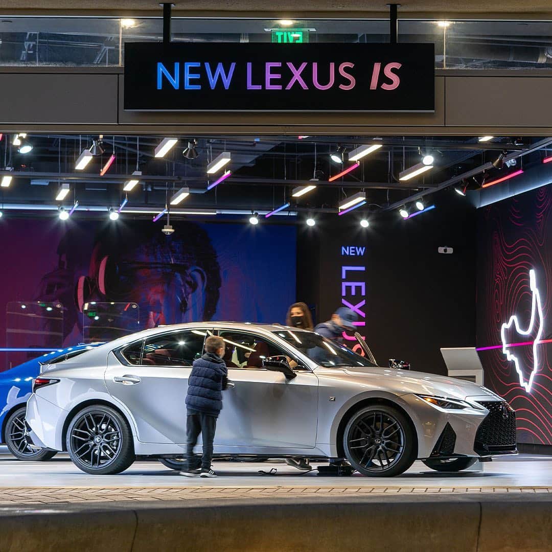 Lexus USAさんのインスタグラム写真 - (Lexus USAInstagram)「From the Shimoyama test track in Japan to sunny SoCal and the Big Apple. Experience the exhilarating #LexusIS in person at Fashion Island in Newport Beach or Bryant Park, NYC.」12月29日 8時45分 - lexususa
