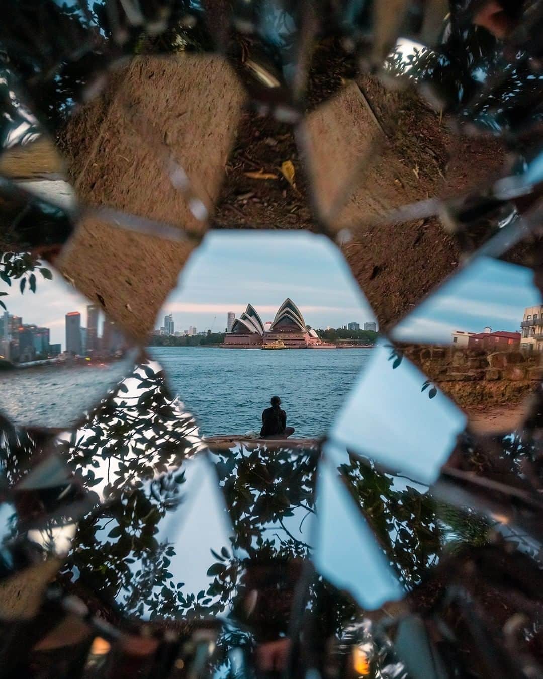 Nikon Australiaさんのインスタグラム写真 - (Nikon AustraliaInstagram)「@luxlusive  is known for his vibrant travel photography so when we challenged him to create a Playcation he brought an experience from his previous travels to Japan to his own backyard in Sydney.   Using a geometric stand and some adhesive mirrors, Aidan recreated the kaleidoscopic mirrored escalator from Tokyu Plaza Omotesando Harajuku with Sydney's icons.  We'd love to see how you can get creative this summer. Share your results with us using @nikonaustralia and #NikonPlaycation for a chance to win a Nikon Z 50, Z 5 or Z 6II.  For inspiration and full terms and conditions, visit the link in our bio.   #Nikon #MyNikonLife #NikonAustralia #NikonZ5 #Z5 #ZSeriesAU #Sydney #TravelPhotography #CreativePhotography #Reflection #MirrorPhotography」12月29日 9時00分 - nikonaustralia