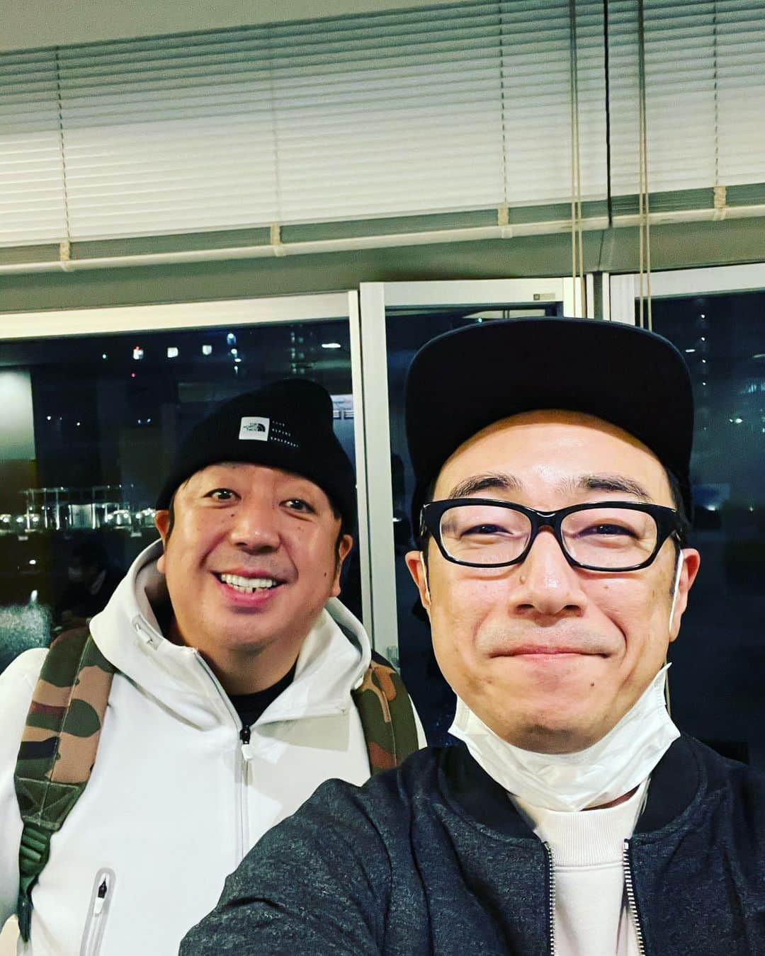 角田晃広さんのインスタグラム写真 - (角田晃広Instagram)「今夜22時よりテレビ東京にて 『ゴッドタン 芸人マジ歌選手権』  みんな凄かった！！  収録後、日村さんと。  #東京03#マジ歌」12月29日 9時34分 - akihiro_kakuta