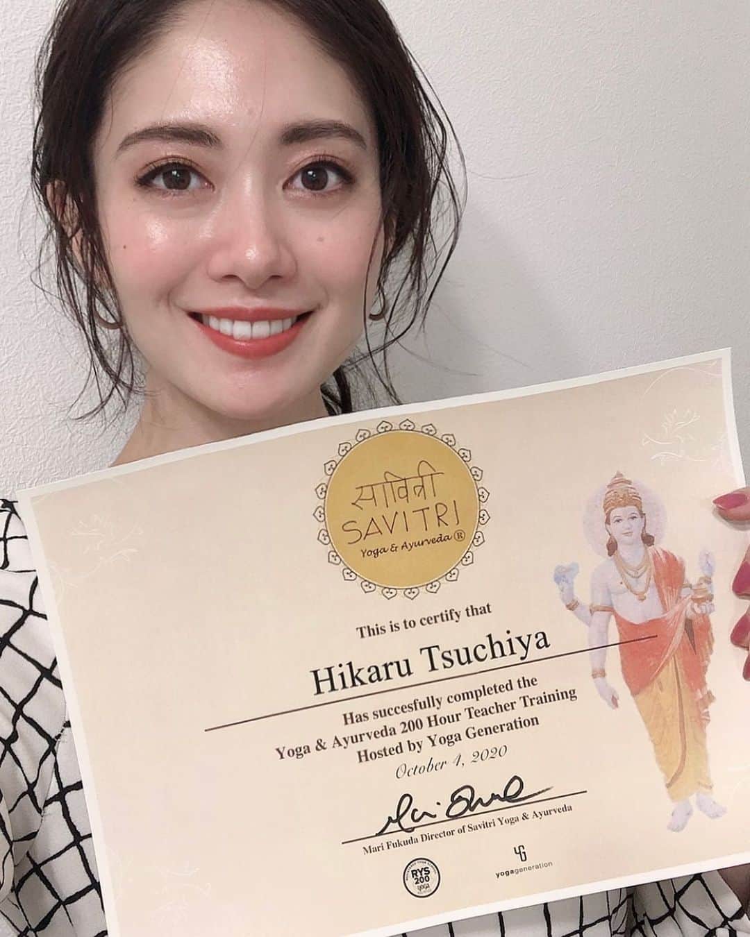 土屋ひかるのインスタグラム：「アーユルヴェーダヨガ🧘‍♀️✨ RYT200取得しました！！ 習慣は改めて大事だなと、感じる日々です✨ 心穏やかに2021年も過ごしたいですね🙏💕 今年もお世話になりました✨ #アーユルヴェーダヨガ #アーユルヴェーダ #ヨガ」
