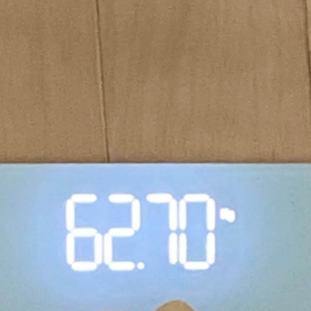 カン・ヘヨンさんのインスタグラム写真 - (カン・ヘヨンInstagram)「이틀만에 2kg 빠져버리기 있어? 다이어트 쉽네🔥 못하는게 뭐야?? 다이어트도 잘해?? 막이랰ㅋㅋㅋㅋㅋ  ( #쿠팡 에서 삼 🍎🥕 맛있음)」12月29日 10時29分 - mangdoo_noona