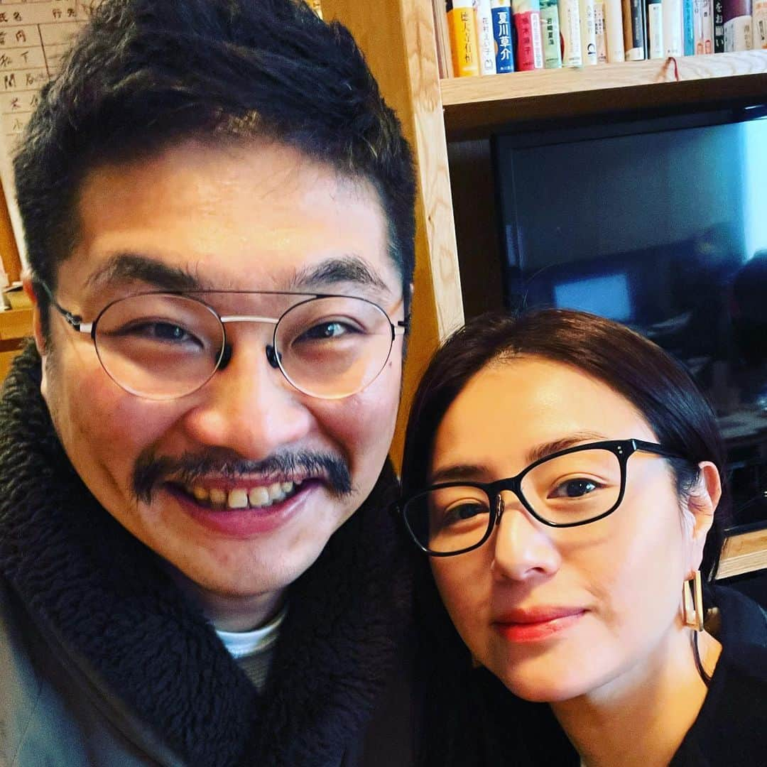 松尾諭さんのインスタグラム写真 - (松尾諭Instagram)「事務所に行ったら井川さんとバッタリ。 にしてもこの顔の大きさの違い。 井川さんが小さいのか僕が大きいのか…  皆様良いお年を。  #井川遥」12月29日 10時39分 - satoru_matsuo