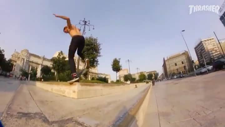 のインスタグラム：「@rileyhawk from #TheFlareLakaiVid Filmed by @the_italian_one  #Lakai #TheShoesWeSkate」