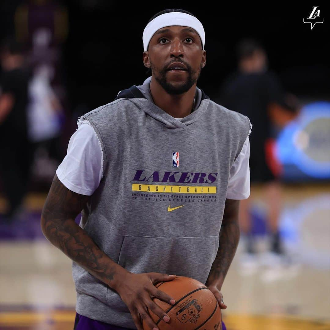 Los Angeles Lakersさんのインスタグラム写真 - (Los Angeles LakersInstagram)「Stayin’ warm ♨️」12月29日 11時20分 - lakers