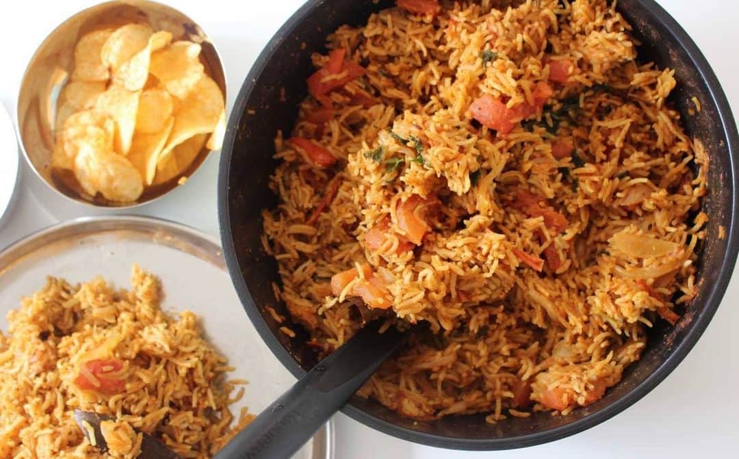 Archana's Kitchenさんのインスタグラム写真 - (Archana's KitchenInstagram)「Give this flavourful tomato pulao made karnataka style a try for your breakfast. Made with freshly ground masala this tomato pulao has bags of flavour. Serve it with any raita of your choice. The most favorite way of eating this would be wth some potato chips! in my profile @archanaskitchen . . . . . . #recipes #easyrecipes #breakfast #Indianbreakfast #archanaskitchen #healthyeating #highprotein #breakfastclub #dosa #dosarecipes #dosabatter #ragi #ragidosa #mysoremasaladosa #homemadefood #eatfit #cooking #food #healthyrecipes #foodphotography #recipeoftheday #comfortfood #deliciousfood #delicious #instayum #food」12月29日 11時30分 - archanaskitchen
