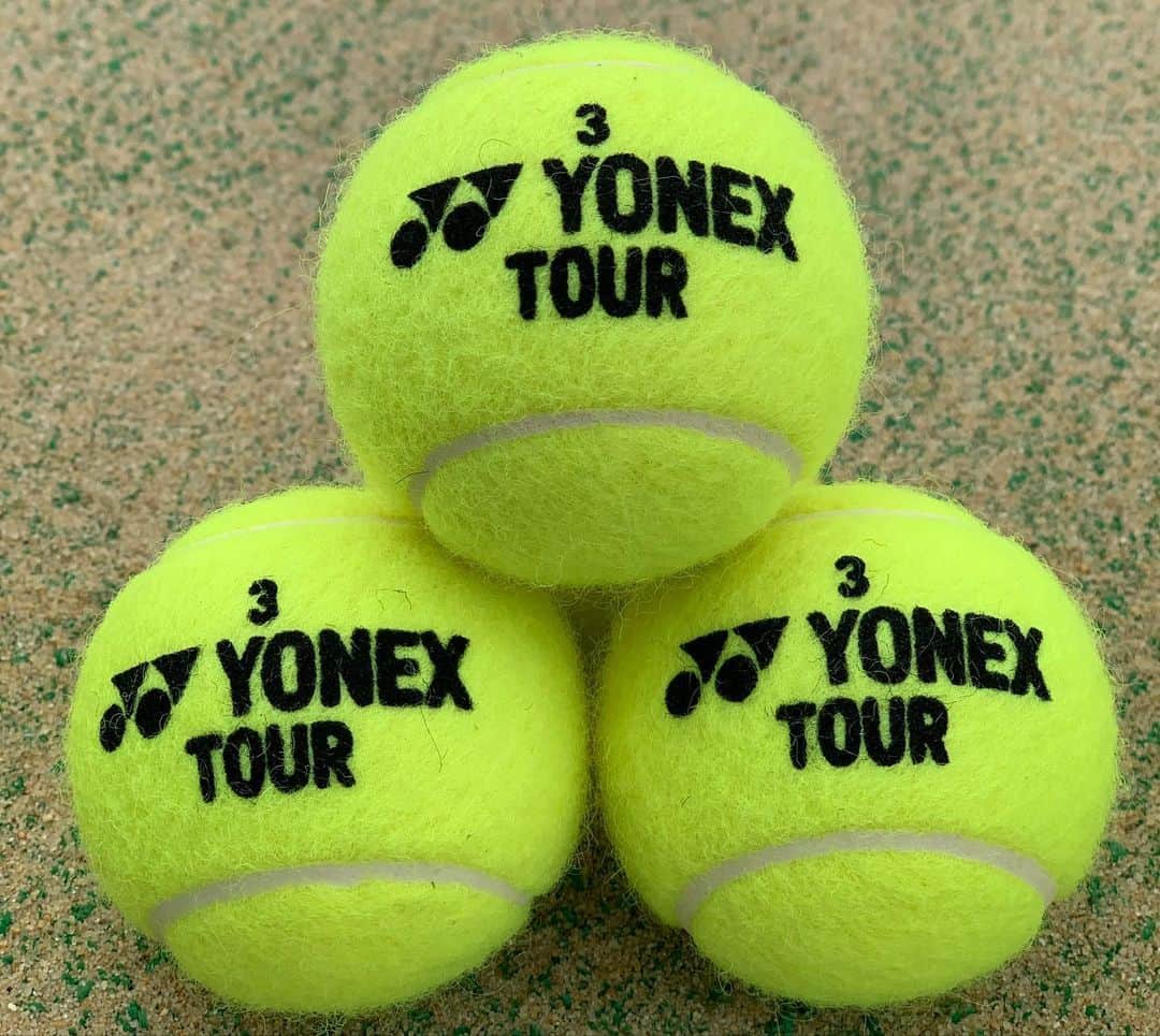浅越しのぶさんのインスタグラム写真 - (浅越しのぶInstagram)「2021年1月下旬ヨネックスからテニスボールが発売されます。 高いコントロール性『TOUR PLATINUM』 安定したコントロール性『TOUR』 高耐久『CHAMPIONSHIP』 その他詳細はヨネックスのホームページよりご覧ください。 #ニューボールプリーズ#yonex#テニスボール#tourplatinum#tour#championship#テニス#tennis」12月29日 11時51分 - shinobu_asagoe_official