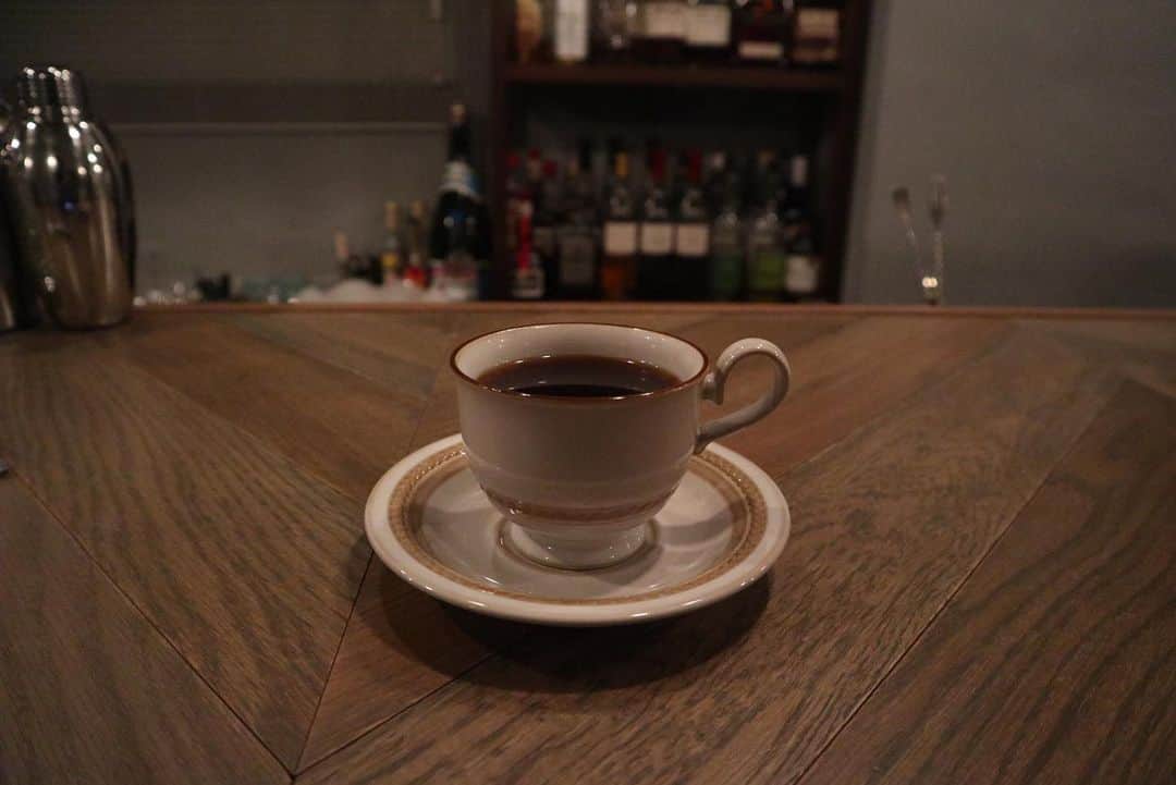 石井輝明さんのインスタグラム写真 - (石井輝明Instagram)「大阪、玉造。 今日は一日幕張です。 大晦日も幕張です。 ありがたい限りです。  #eucacounter #cafe #coffee #カフェ #喫茶店 #大阪カフェ #玉造カフェ #カフェ芸人 #今日の夜のライブは歌うみたい #歌うのなんて久しぶり #あまり歌わない方なのに #今日の夜のは歌うみたい #歌うのか #歌うのよ」12月29日 11時54分 - comandanteishii