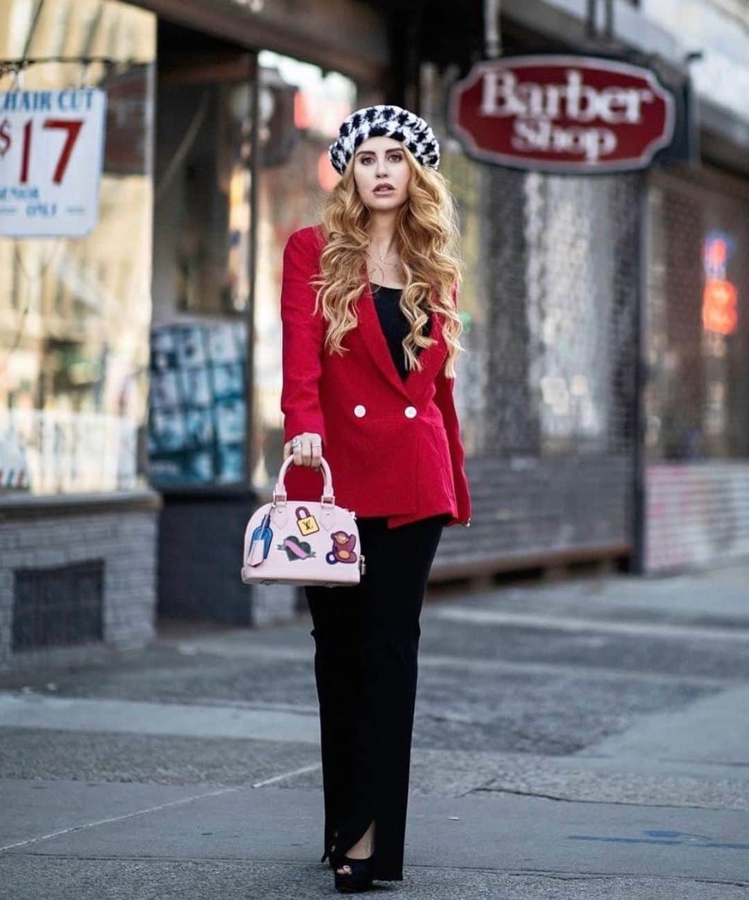 ブラックハローのインスタグラム：「BHxNYE // Walking out of 2020 in style #bhstyle⁠」