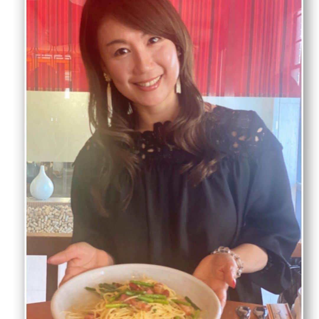 小林万希子さんのインスタグラム写真 - (小林万希子Instagram)「・ にんにく料理のお店 Aglio  大好きなんです❤️  いつもはオーソドックスな Aglioペペロンチーノなんですが  昨日はにんにくた〜っぷりの にんにくの芽とベーコンのオイルパスタ🍝  こちらもパンチがあって🤜 めちゃ美味でした😆❤️  オススメです〜✨✨  @Aglio #にんにく  #専門店  #パスタ #ペペロンチーノ」12月29日 12時40分 - macky1218