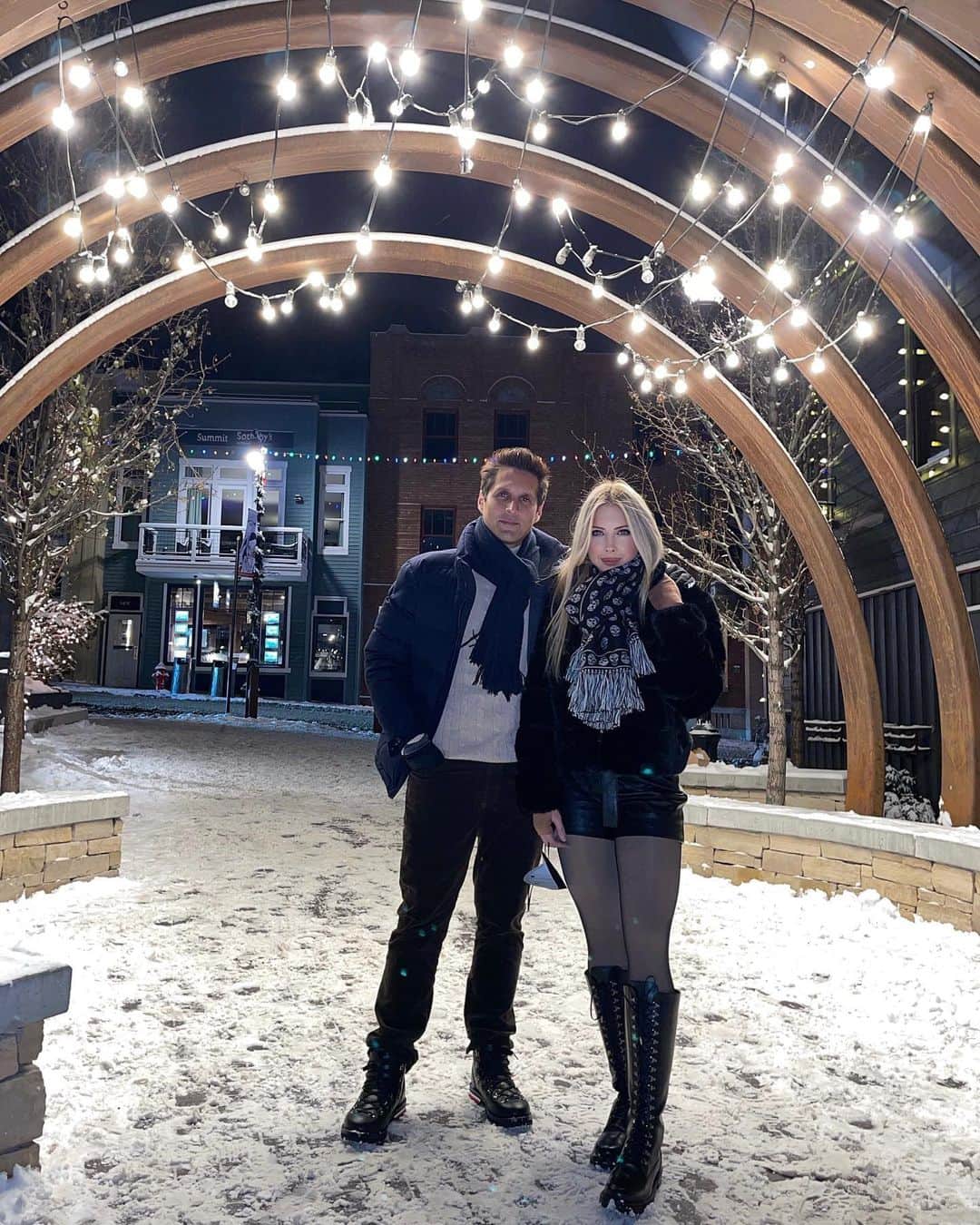 Sascha Barbozaのインスタグラム：「Pareja maracucha pasando fríooo😂❄️❤️」