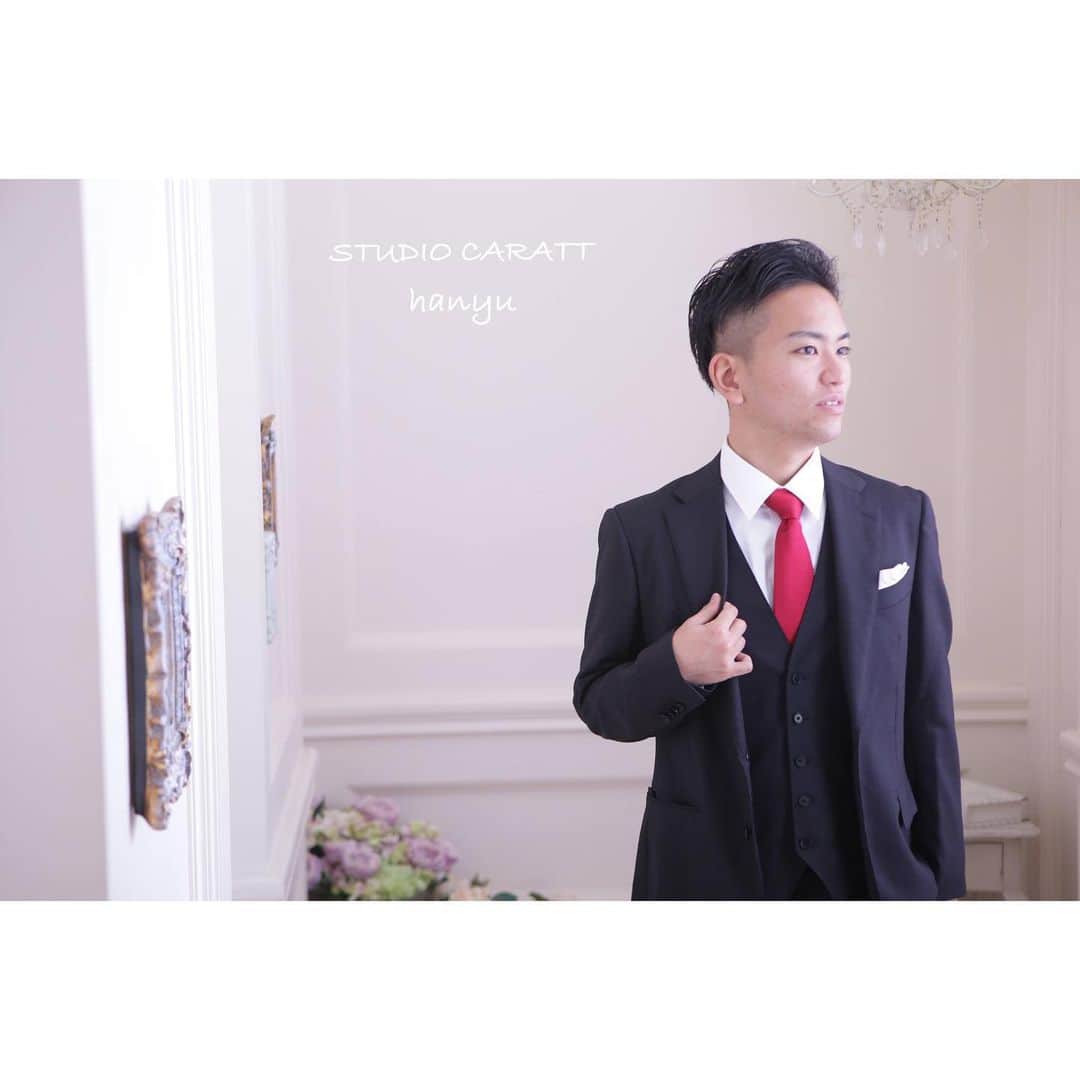 スタジオキャラット イオンモール羽生店さんのインスタグラム写真 - (スタジオキャラット イオンモール羽生店Instagram)「. . \\ 成人men's撮影受付中👔*:.｡. // . . #スタジオキャラット #キャラット #studiocaratt #フォトスタジオ #イオンモール羽生 #成人式 #成人式ヘア #成人式振袖 #成人式前撮り #成人前撮り #成人式着付け #成人祝い #ハタチ #二十歳 #20歳 #振袖 #振り袖 #袴 #振袖前撮り #振袖選び #振袖レンタル #振袖  #加須 #鴻巣 #行田 #太田 #館林」12月29日 13時32分 - caratt_hanyu
