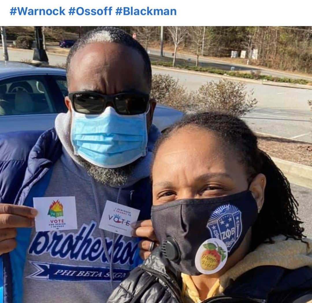 デブラ・メッシングさんのインスタグラム写真 - (デブラ・メッシングInstagram)「MORE beautiful “Faces of CHANGE” from early voting in #GEORGIA!  So much JOY  in their faces!  Your vote is your voice. Your vote is your POWER!  USE IT! 🔥🔥🔥🔥  JOIN THE H U G E BLUE WAVE CRASHING OVER GEORGIA! #voteearly   Thank you #GA! You are saving our country! 🙏🏻🧡🧡🧡🧡🧡🧡🧡  #georgiaonmymind #georgiapeach #atlanta #savannah #Dekalb #Cobb #JonOssoff #RaphaelWarnock #civilrights #votingrights #johnlewis #goodtrouble #COVID19 #veterans #climate #FlipTheSenate #senate #vote #election #BlueWave #ossoff #warnock #benhill #georgiatech #morehouse」12月29日 14時00分 - therealdebramessing