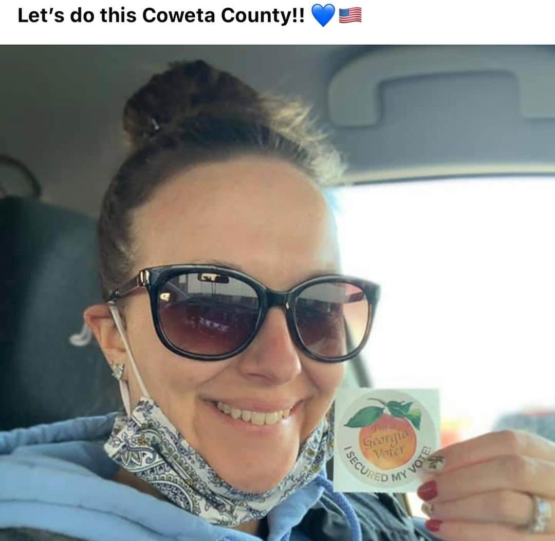 デブラ・メッシングさんのインスタグラム写真 - (デブラ・メッシングInstagram)「MORE beautiful “Faces of CHANGE” from early voting in #GEORGIA!  So much JOY  in their faces!  Your vote is your voice. Your vote is your POWER!  USE IT! 🔥🔥🔥🔥  JOIN THE H U G E BLUE WAVE CRASHING OVER GEORGIA! #voteearly   Thank you #GA! You are saving our country! 🙏🏻🧡🧡🧡🧡🧡🧡🧡  #georgiaonmymind #georgiapeach #atlanta #savannah #Dekalb #Cobb #JonOssoff #RaphaelWarnock #civilrights #votingrights #johnlewis #goodtrouble #COVID19 #veterans #climate #FlipTheSenate #senate #vote #election #BlueWave #ossoff #warnock #benhill #georgiatech #morehouse」12月29日 14時00分 - therealdebramessing