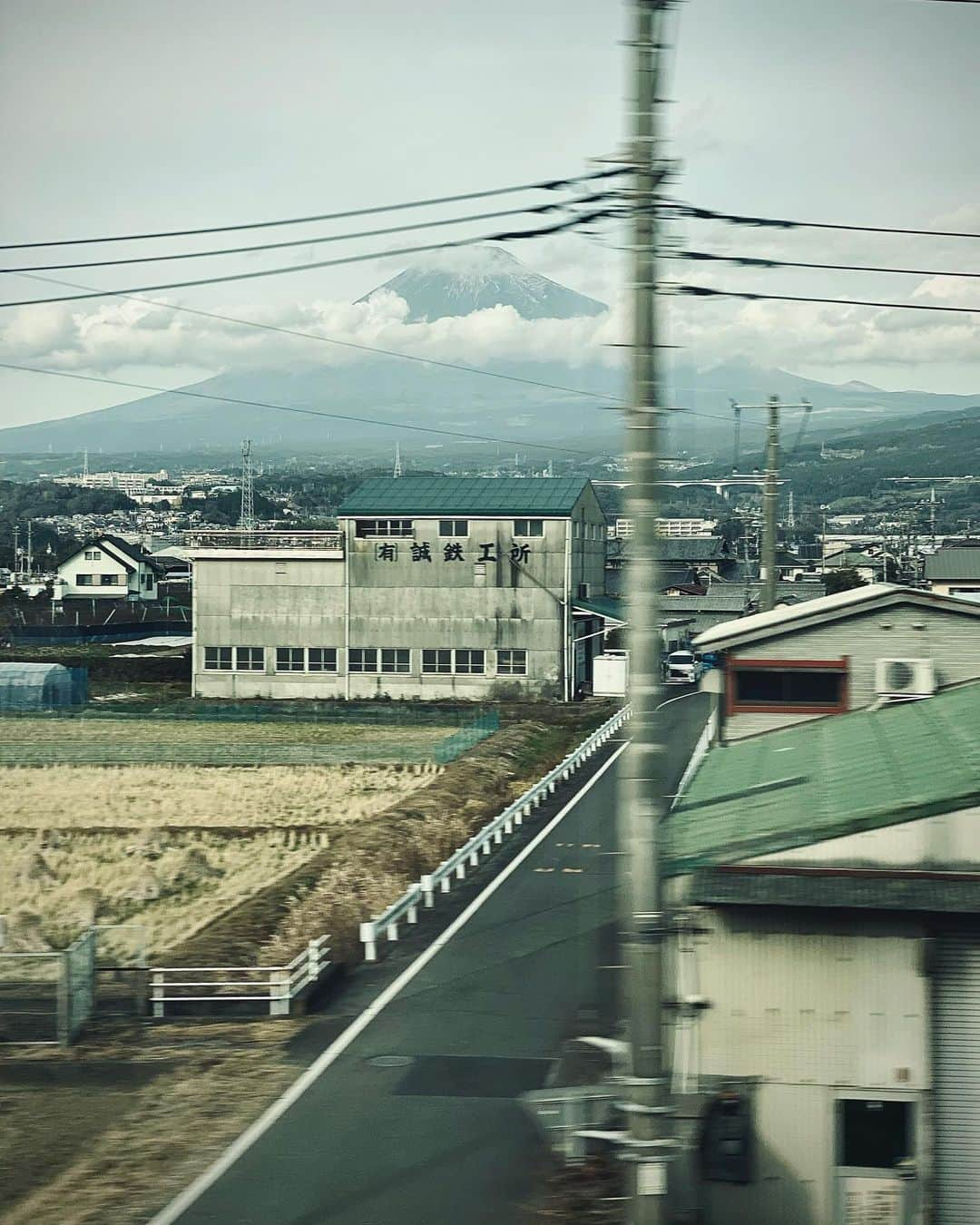 MiChiのインスタグラム：「数年ぶりに日本で過ごす年末年始🇯🇵 みんなお疲れ様😇 ゆっくりゆっくりね🖤 It’s been a while since I spent this time of year in Japan. Sending you all Love whenever you are. Have a good rest, we certainly deserve it 💌xx」