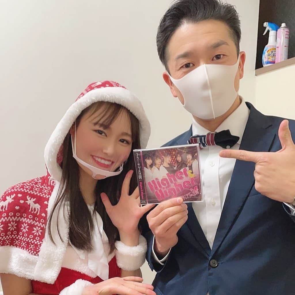 東坂みゆさんのインスタグラム写真 - (東坂みゆInstagram)「12/25🎄クリスマス アイドルは嘘ついている⁈withT  有難うございました🙇🏼‍♀️🙇🏼‍♀️✨  この日のトークで また更にメンバーの新しい所を 知ることができました😂笑笑  また私のポンコツぶりが 新たに発見されたーきゃー！！  サンタコスもいかがでしたか？😘  MCの キクチさんと、たかしさん 有難う御座いました😍💓  めちゃくちゃ楽しいイベントでした✊☺️  ファンの皆様とも チェキや、ラッキー福袋、ランチェキでめっちゃ盛り上がって楽しかったぁ🔥」12月29日 14時37分 - miyu_0519_