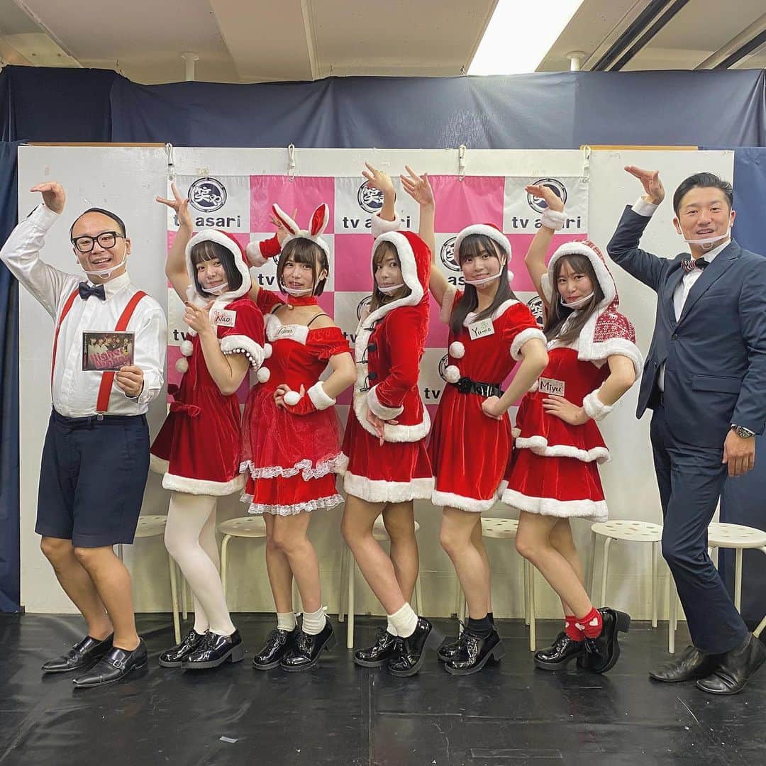 東坂みゆのインスタグラム：「12/25🎄クリスマス アイドルは嘘ついている⁈withT  有難うございました🙇🏼‍♀️🙇🏼‍♀️✨  この日のトークで また更にメンバーの新しい所を 知ることができました😂笑笑  また私のポンコツぶりが 新たに発見されたーきゃー！！  サンタコスもいかがでしたか？😘  MCの キクチさんと、たかしさん 有難う御座いました😍💓  めちゃくちゃ楽しいイベントでした✊☺️  ファンの皆様とも チェキや、ラッキー福袋、ランチェキでめっちゃ盛り上がって楽しかったぁ🔥」
