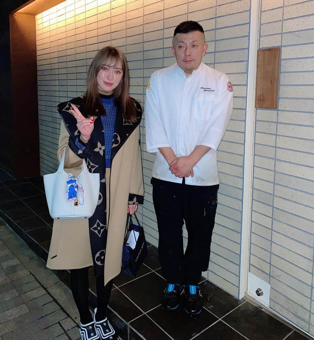 南杏奈さんのインスタグラム写真 - (南杏奈Instagram)「恵比寿にオープンした わさ(@wasa_ebisu )へ 初訪問💓  おまかせコースと ペアリングがとっても美味しかった❤️  山下シェフと一緒に写真 撮ってもらいました☺️🤳✨ _ __ _ __ #恵比寿わさ #恵比寿グルメ #中華料理 #予約困難店 #おまかせコース #ワインペアリング #ご飯日記 #ご飯記録 #食べるの大好き #東京グルメ #美食 #グルメスタグラム #グルメ女子 #followｍe #japanesegirl #instagood #tokyorestaurant #japanesefoods #dinner #eatlover #japan #tokyo #ebisu #wasa #chinesefood #yummy #gourmet #tokyofood #foodie #japan_of_insta」12月29日 14時49分 - anna1031__