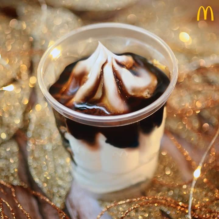 McDonald's Philippinesのインスタグラム：「Anong wish mo for your 2021? Sana maging masarap din ito like our deliciously rich and creamy new Coffee Sundae! Order na sa McDonald‘s via Dine-In, Take Out, Drive-Thru, or Pick-Up. Pwede ka rin umorder sa McDelivery.」