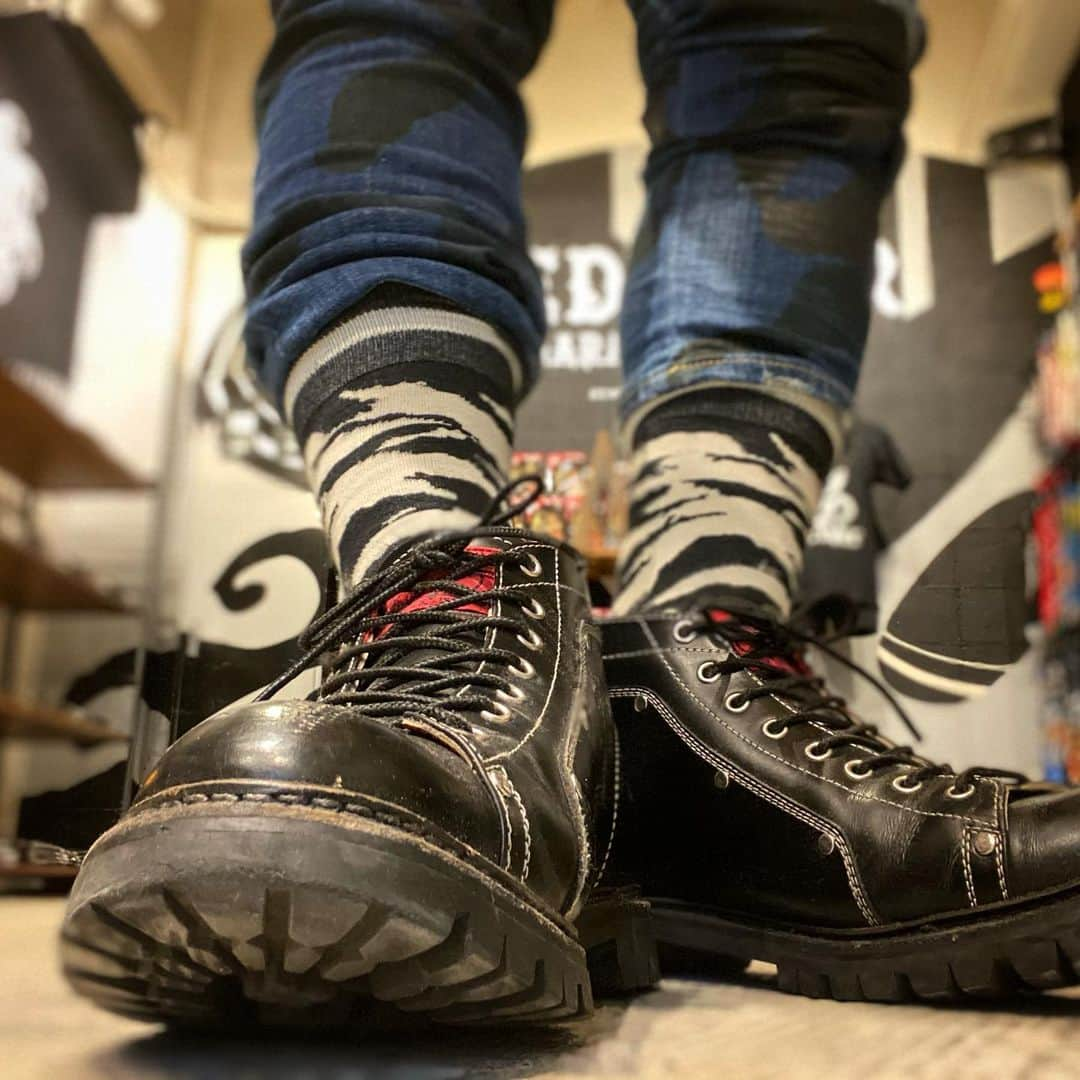 鈴木みのるさんのインスタグラム写真 - (鈴木みのるInstagram)「Today's STANCE  #stancesocks  #stance_japan  #piledriver_harajuku  年に一度の大掃除。悪いもの、汚れたもの、要らないもの、全て2020で片付ける。2021から新たな気持ちで行こう。」12月29日 15時15分 - suzuki.d.minoru