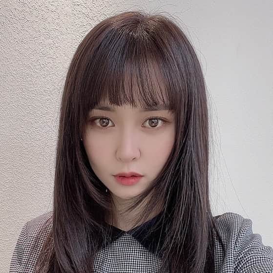 ホ・ヨンジュ のインスタグラム：「강아지상 vs 고양이상 ??? 저 무슨 상인가여 ღ'ᴗ'ღ」