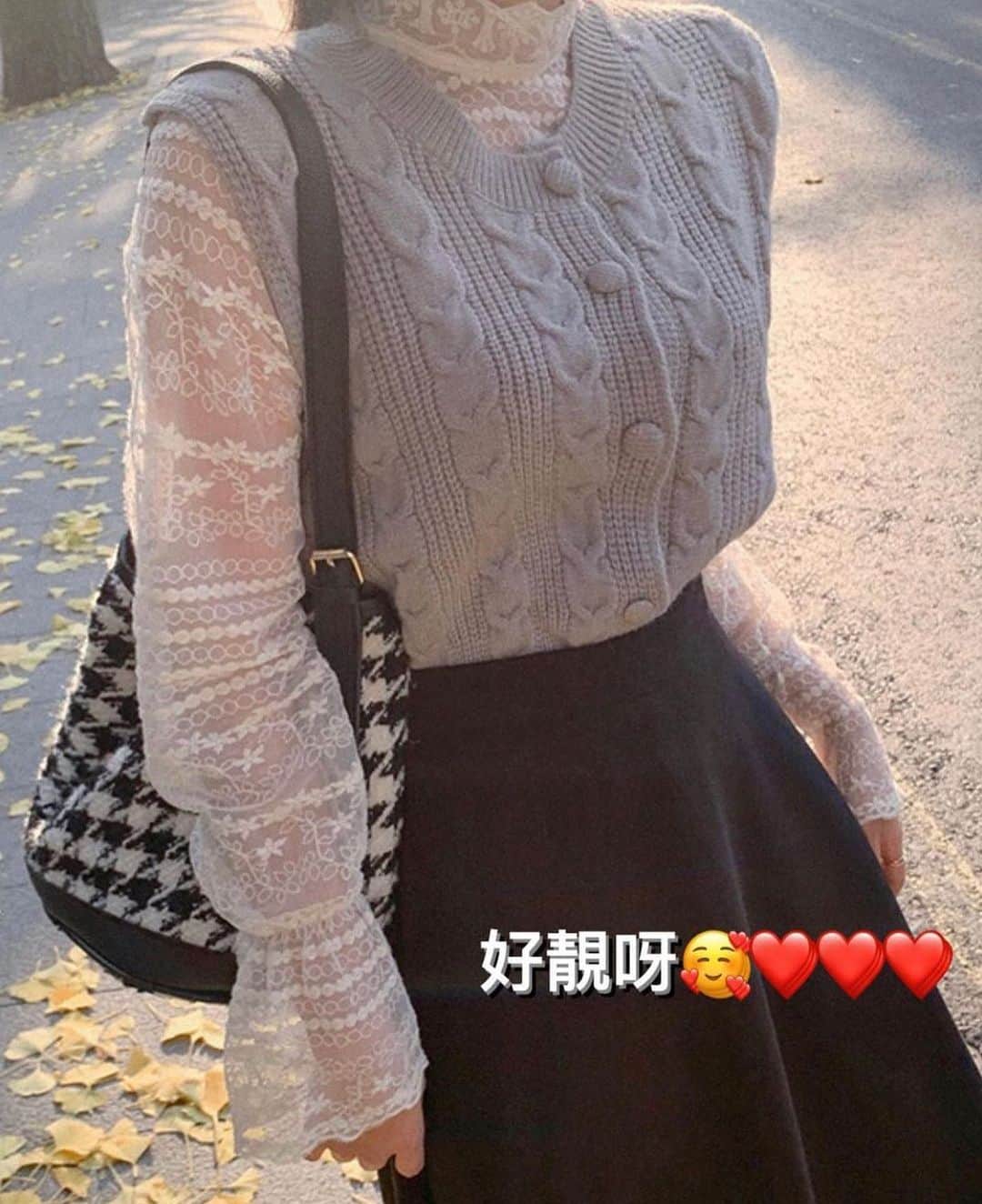 Fleur Fleurのインスタグラム：「已經上架啦🤗❤️❤️❤️」