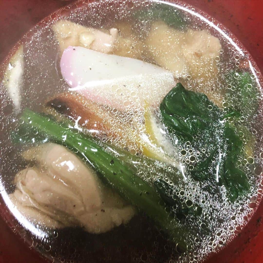 佐々木萌のインスタグラム：「雑煮も 腐った蜜柑も 大吉も 分別なく正月先取り #それが2020」
