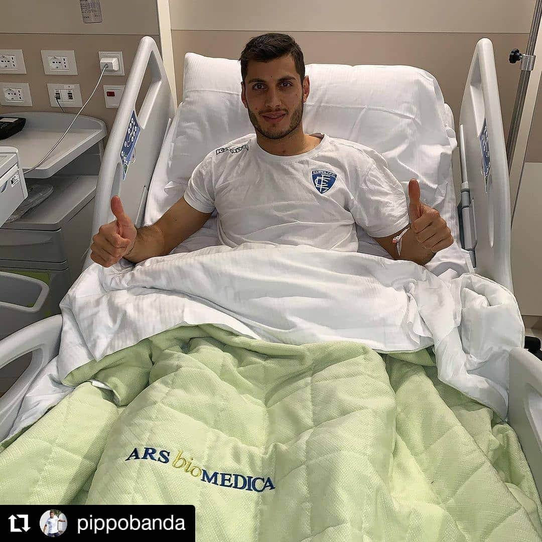 エンポリFCさんのインスタグラム写真 - (エンポリFCInstagram)「Forza @pippobanda 💪💪💪 #Repost @pippobanda • • • • • • Rome, Italy  E anche questa è andata 💪🏼☘️ ⚪️🔵 #bepositive」12月30日 1時22分 - empoli_fc_official