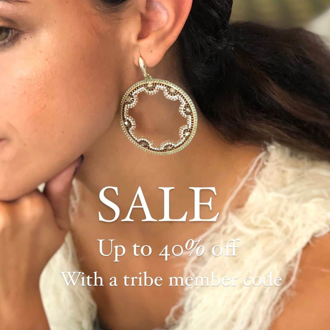 のインスタグラム：「Winter sale now on. Tribe members receive an extra 10% off discount code to use across our site - including our online sale!  #azunilondon #salenowon #wintersale #jewellerysale #jewelrysale」