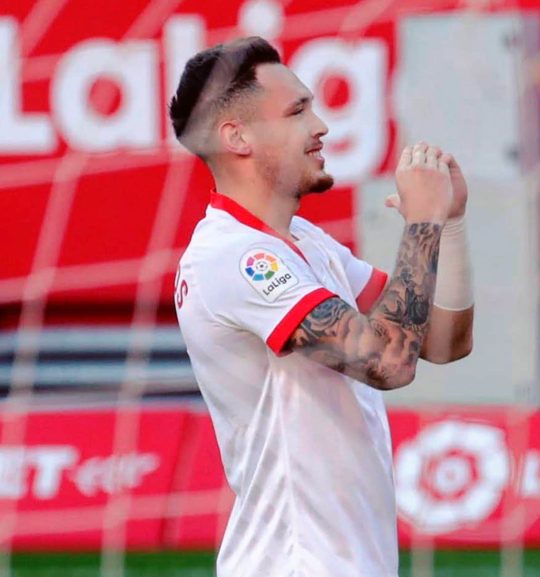 LFPさんのインスタグラム写真 - (LFPInstagram)「📸 @lucasocampos11 on target! ⚽️🇦🇷  #Ocampos #SevillaFC #Goal #LaLiga #LaLigaSantander #2020apatadas #kickout2020」12月30日 1時42分 - laliga