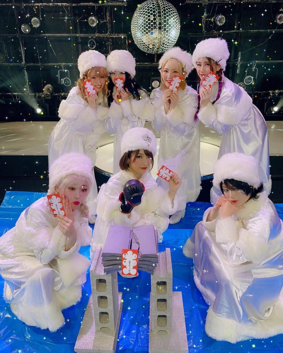阿部乃みくのインスタグラム：「浅草ロック座 DREAM ON 3rd 楽日前の19日目！年の瀬という事でたくさんの方にご来場いただき、本日大入でました！ありがとうございます👏✨  #浅草ロック座 #ストリップ #浅草 #DREAMON3rd #DREAMON #DO3rd #大入」