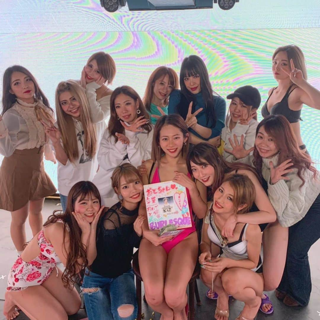 otoのインスタグラム：「2020.12.28 大好きなバーレスク大阪を卒業しました。♡  長くは語らず😌大好きです 出会ってくださった皆様に愛を込めて♡ ありがとうございました 皆さんのこれからがとっても素敵になりますように」