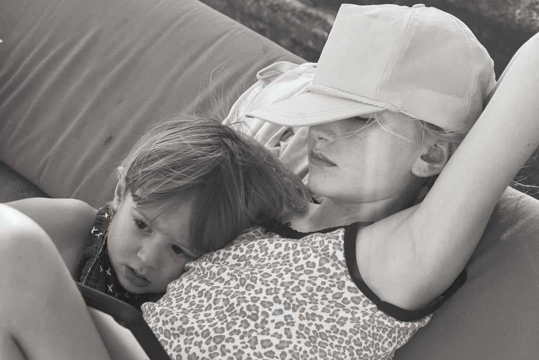 ベン・ワッツさんのインスタグラム写真 - (ベン・ワッツInstagram)「Shame this lil people couldn’t be together this holiday season ......but both had an awesome one and look forward to being together in the future.  #family #goodvibes #positive #benwatts #lilrube #babywynston #love」12月30日 1時43分 - wattsupphoto