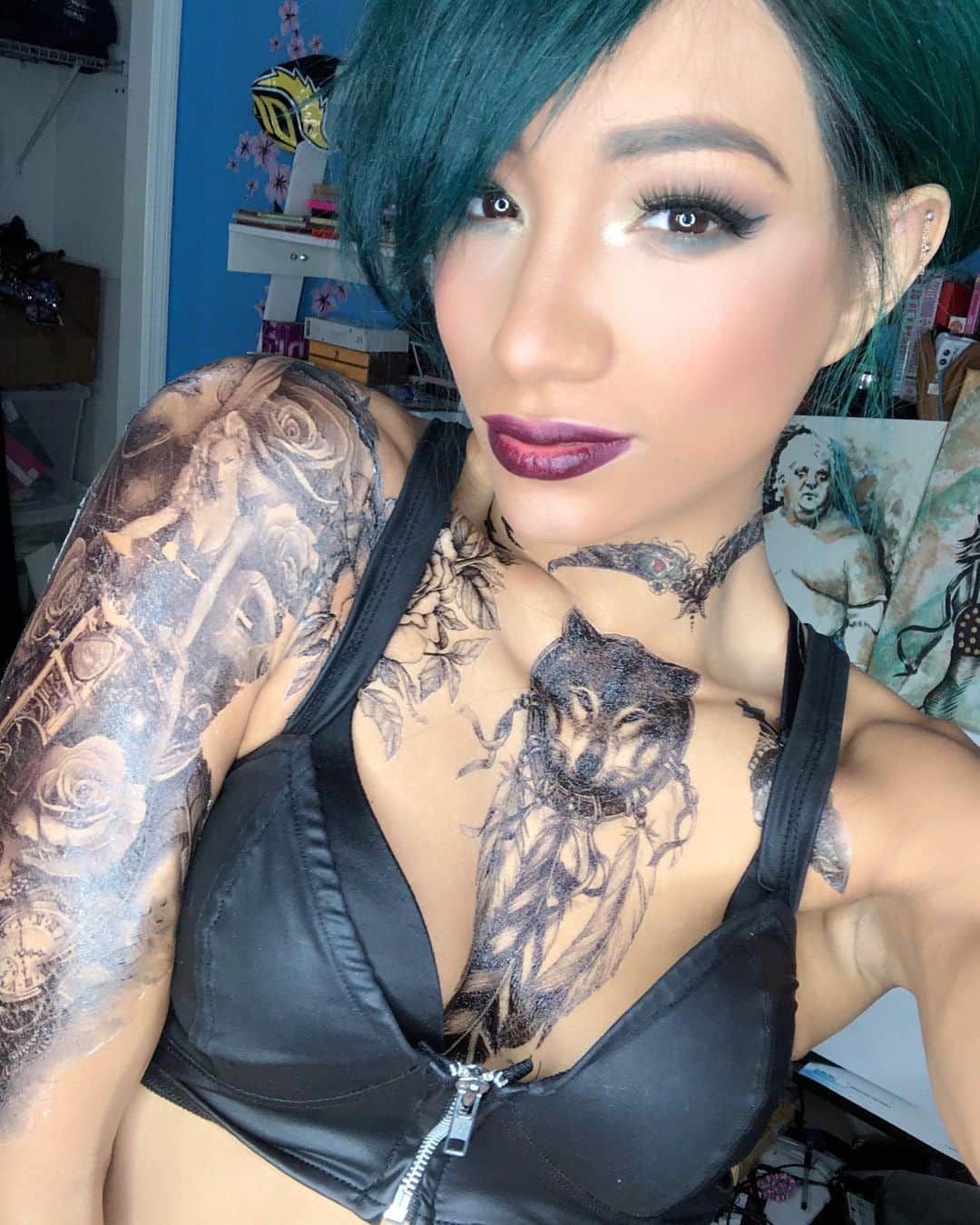 サシャ・バンクスさんのインスタグラム写真 - (サシャ・バンクスInstagram)「Make up channel and line manifestation in 2021! Bringing back WWE superstars inspirations. Today’s inspiration is the incredible rad @rubyriottwwe #liv2riott #makeup #makeuptutorial #rubyriott hair @rpgshowwig」12月30日 1時54分 - themercedesvarnado