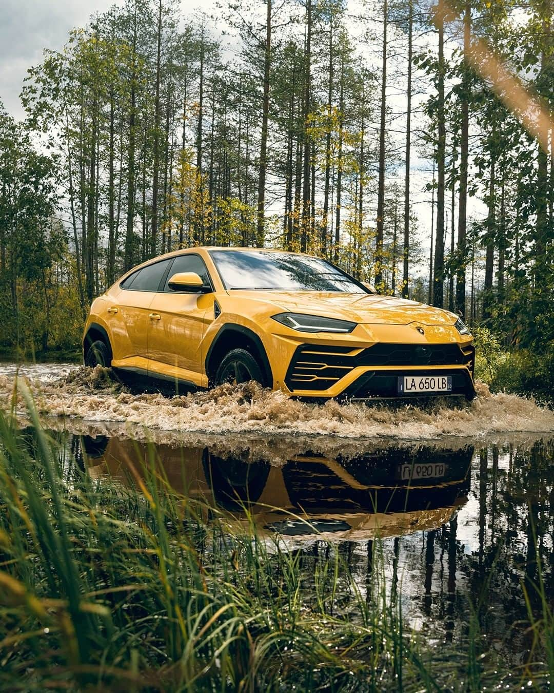 ランボルギーニさんのインスタグラム写真 - (ランボルギーニInstagram)「When we say that you can unlock any road, we mean it.  #Lamborghini #Urus #UnlockAnyRoad」12月30日 2時00分 - lamborghini