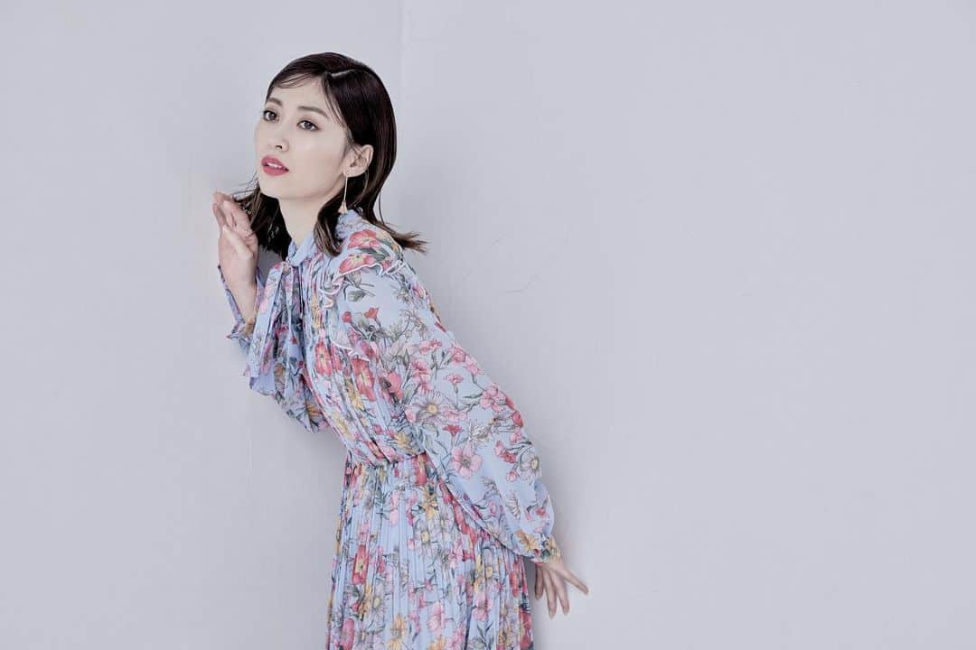 のインスタグラム：「. 💐 photographer @niceguy_yukky  hair&makeup @junkokobayash  styling @shogo_tachibana」