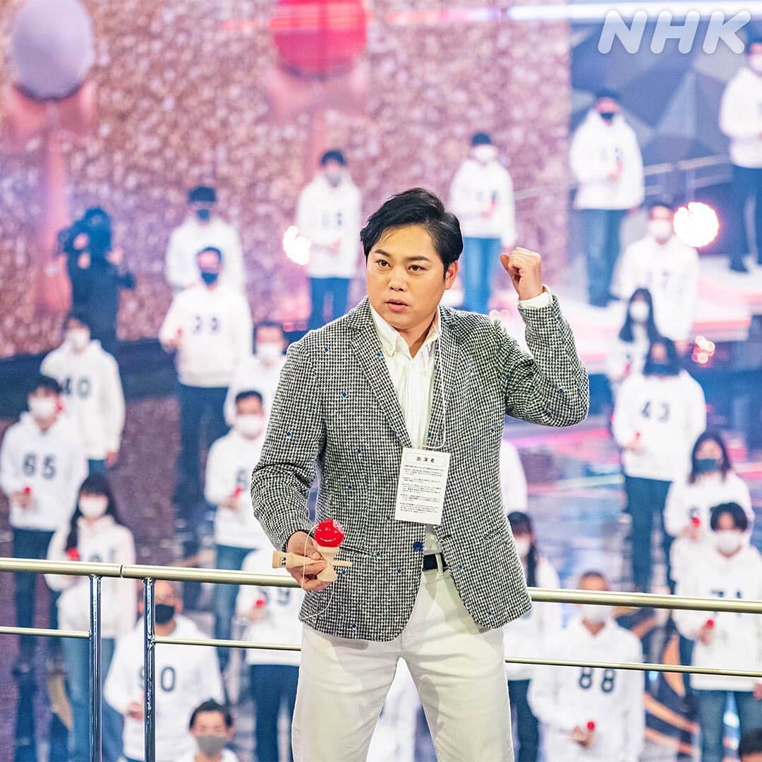 のインスタグラム：「🔴第71回NHK紅白歌合戦⚪️ 三山ひろしさんのリハーサルの模様です 「北のおんな町　〜第4回 けん玉世界記録への道〜」 もはや紅白恒例❗️お楽しみに‼️  #三山ひろし #けん玉 #ギネス世界記録  #NHK紅白 #NHK紅白歌合戦 #紅白 #紅白歌合戦 #紅白歌合戦2020 #第71回NHK紅白歌合戦 #紅白リハ #みんなでエール #NHK」