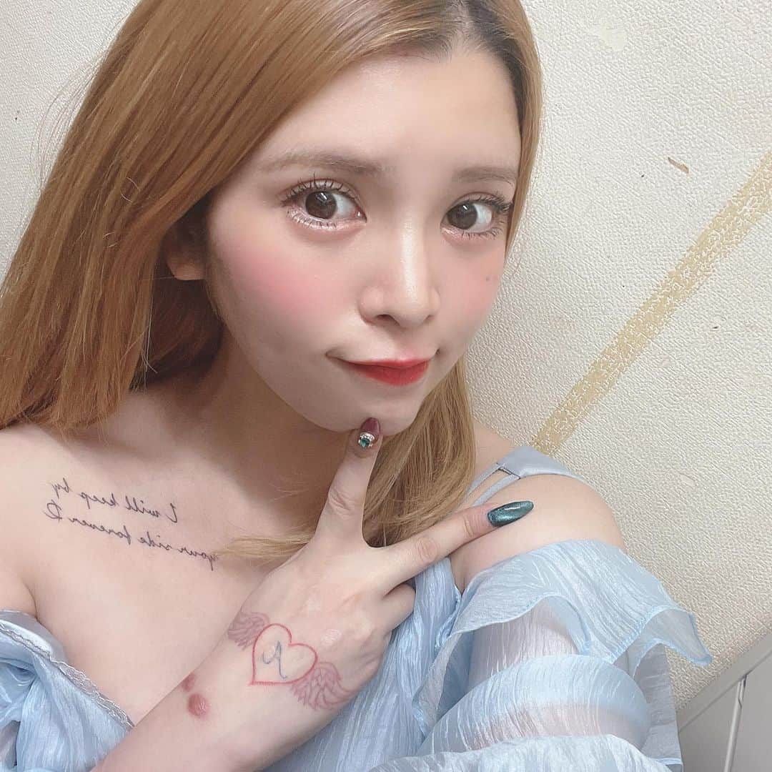 坂口杏里のインスタグラム：「本日もclub  SLOW、出勤です😊💕 21：00頃からlastまでいます😇 明日で営業も最後です😋 club SLOWのカワイイ女の子や、私と楽しい時間を過ごしましょう🥳❤️」