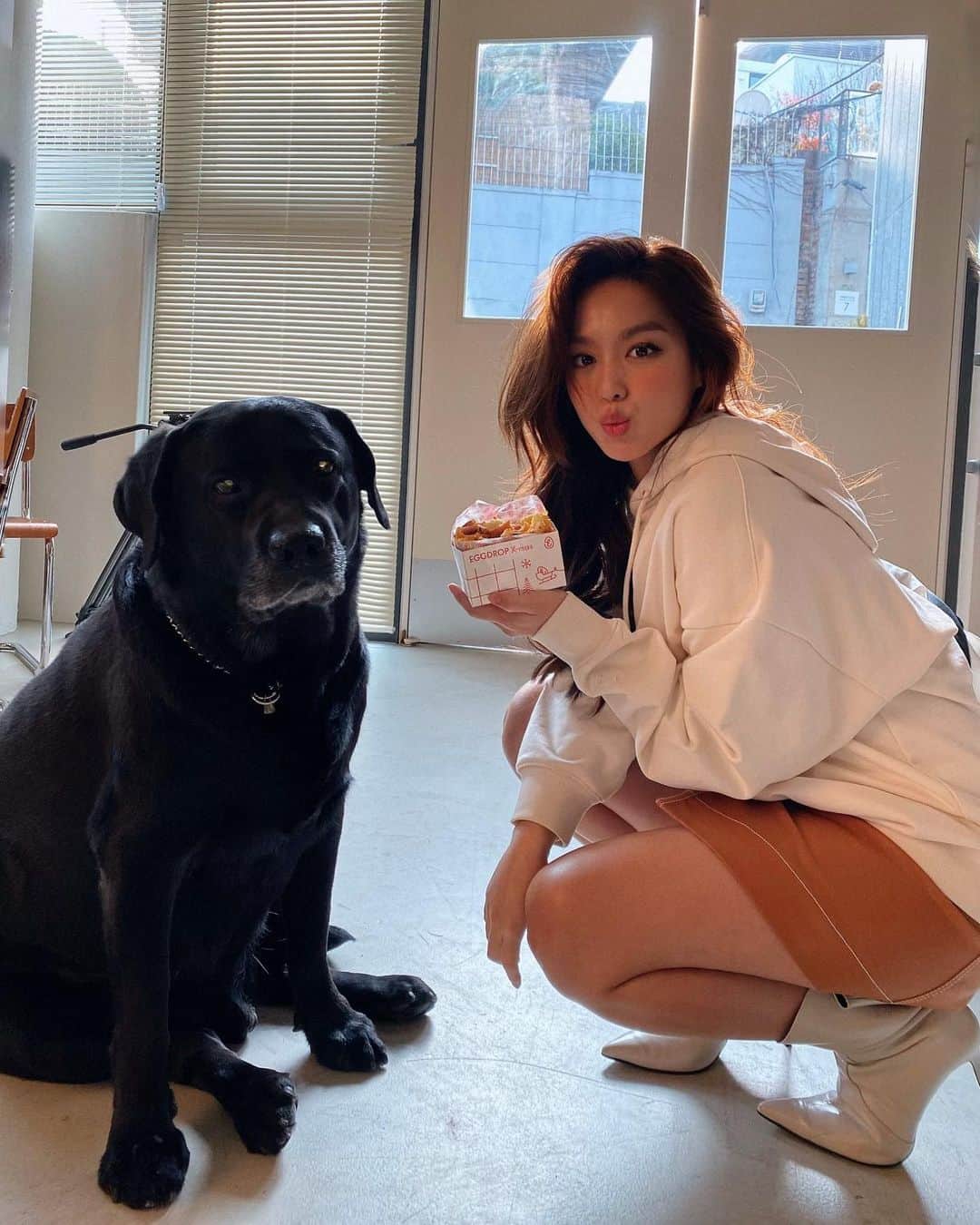 キム・ヒジョンさんのインスタグラム写真 - (キム・ヒジョンInstagram)「Tuxx🥰🐈‍⬛💕💕」12月29日 18時10分 - kimheebibi