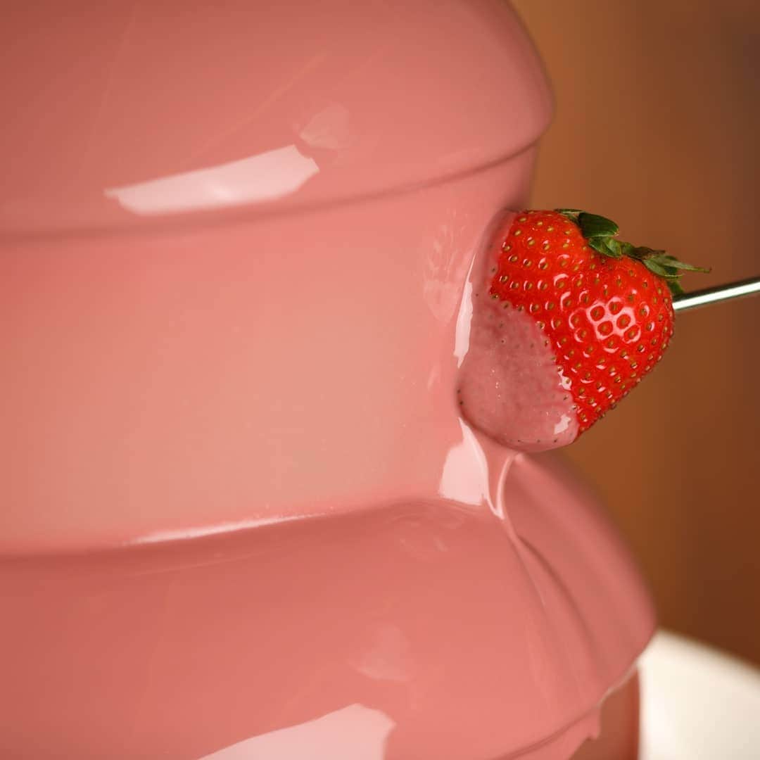 【公式】湯の杜 ホテル志戸平さんのインスタグラム写真 - (【公式】湯の杜 ホテル志戸平Instagram)「イチゴフェア開催です🍓 2021.2.1～2021.4.10  スイーツ好きのみなさま、イチゴに目がないみなさま、お腹いっぱいイチゴを楽しんで見てはいかがでしょうか！？ ヒカリノモリに入った瞬間、広がるイチゴの世界に度肝を抜かれること間違いなし！🍓🍰🍓  #志戸平 #ファミリーホテル #みんなで行こう #イチゴフェア #スイーツビュッフェ #イチゴだらけ #イチゴイチゴ  #strawberry #イチゴスイーツ #ヒカリノモリ #バイキング #ビュッフェ #インスタ映えスイーツ #カニとステーキもいつも通りあるよ」12月29日 18時11分 - shidotaira