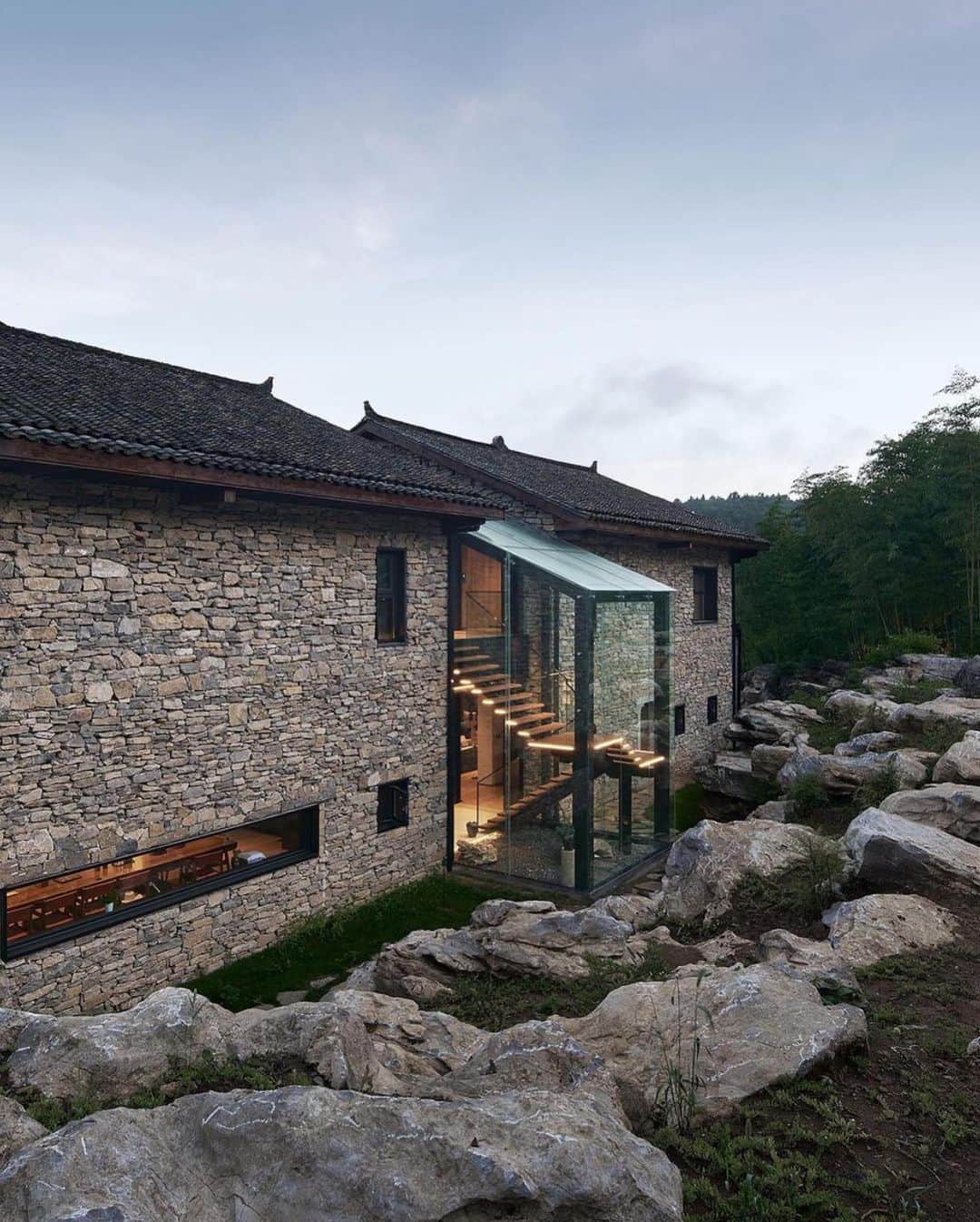 WATCHMANIAさんのインスタグラム写真 - (WATCHMANIAInstagram)「Nanchawan·Shiwu Tribe Homestay is a charming stone house retreat surrounded by two water systems, farmland, and is placed in a small mountain village in Yichang, Hubei. It is designed by The Design Institute of Landscape and Architecture China Academy of Art and is located in Yichang, China // Photos by Aoguan Performance of Architecture.  Via @restless.arch」12月29日 18時15分 - watchmania