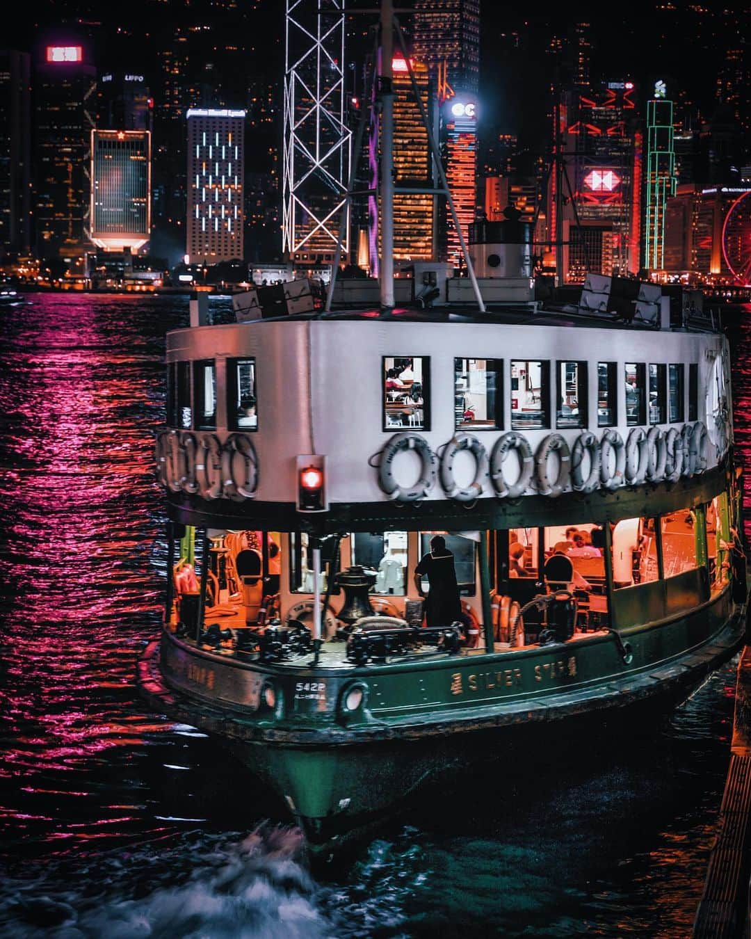 HAYAMI HANNAH ハナさん ど田舎のインスタグラム：「. Star Ferry ⛴ 🇭🇰 So sorry. I deleted Previous photo🙏 Have a nice time !   先ほどの写真削除すみません。  —————— 📸 @SonyAlpha 7M2 📍 @Tamronjp A036 55mm 📍ISO 200📍SS 1/10 📍F2.8 ——————  #hayamihannah  #DiscoverHongKong  #Picsofhk #香港 #instameethk⁠ #awesomehongkong  #hongkongphotography⁠ #unlimitedhongkong  #exploringhongkong⁠ #hongkongstreets  #hongkongnight  #hongkong  #hongkonglifestyle #hongkongstreetphotography⁠ #visualhongkong  #reframinghk  #Hongkongliving #StreetMobs #moodygrams⁠  #Adorama #Way2ill #yourshotphotographer  #localiiz  #thestreetpr0ject #TimeOutHK #capitalshooters  #DarkMobs  #ZolimaHongKong  #New_UrbanStreet #写真好きな人と繋がりたい」