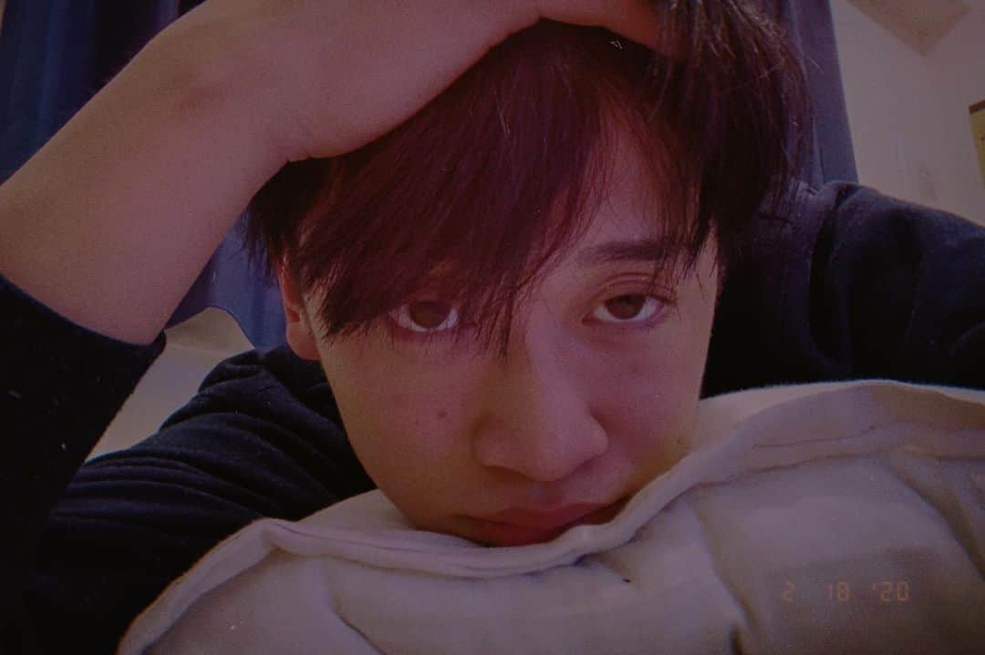 石内呂依のインスタグラム：「What do you think?  about #selfie 🙈」