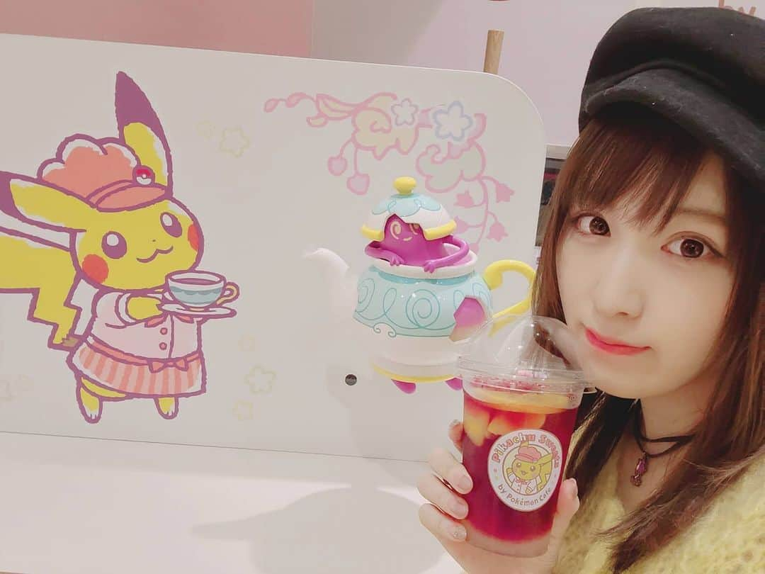 小田桐奈々さんのインスタグラム写真 - (小田桐奈々Instagram)「ポットデスのおちゃかい☕ フルーツティーだよ😊😊😊 * * #ポケモンカフェ  #ピカチュウスイーツ #ポットデス」12月29日 18時47分 - odagirinana