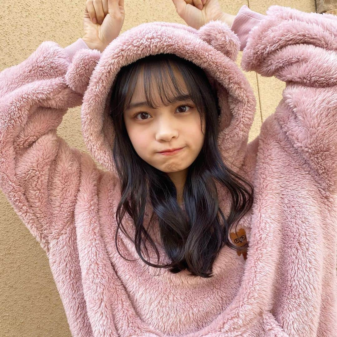 林芽亜里さんのインスタグラム写真 - (林芽亜里Instagram)「🎀﻿ ﻿ ピンクのくまちゃんになってみました🧸﻿ ﻿ もこもこで触り心地もとてもいいのよ~🥺﻿ ﻿ ニコスナもみてね\(◡̈)/﻿ ﻿ #ニコラ #林芽亜里 #AND24LOVELY」12月29日 18時55分 - meari__hayashi