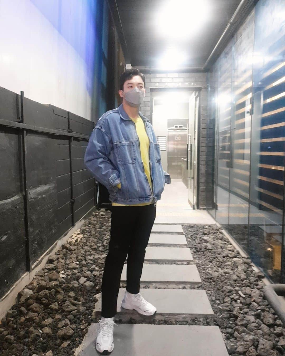 フンのインスタグラム：「오늘도 감사했어요 키스미~ 텐라이브쇼 여러분들도~ 영진이형도 너무너무 감사했습니다! 밥 맛잇게 드세요!!>_< ㅋ」