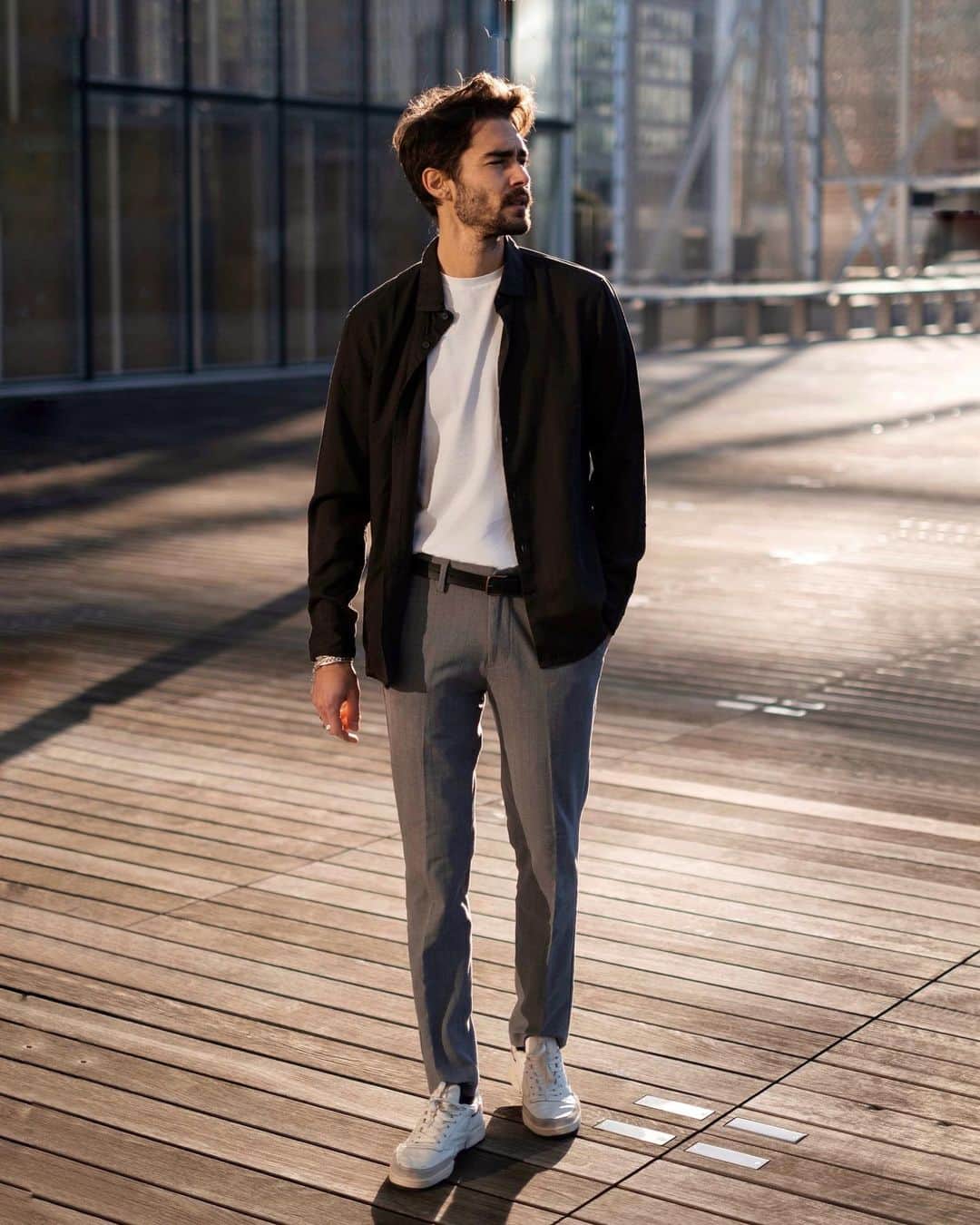 NICOLAS SIMOESのインスタグラム：「When it was still sunny and warm in a full @dockerseurope look ✨ #DockersAlwaysReady 200€ to win in my stories ⤴️」
