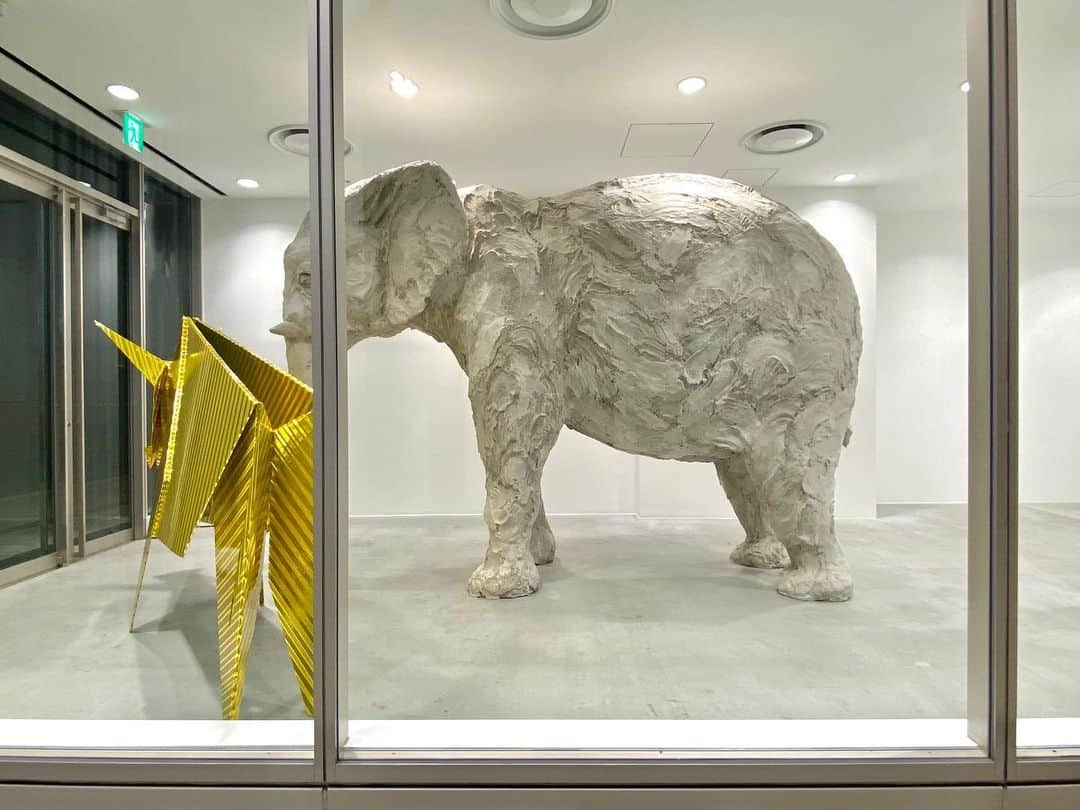 DOVER STREET MARKET GINZAさんのインスタグラム写真 - (DOVER STREET MARKET GINZAInstagram)「New Year of the Ox installation has arrived at Dover Street Market Ginza 1F Elephant Space @doverstreetmarketginza #doverstreetmarketginza」12月29日 19時04分 - doverstreetmarketginza