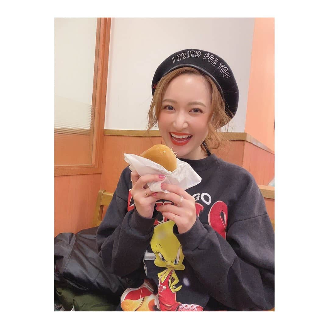 葉月ゆめさんのインスタグラム写真 - (葉月ゆめInstagram)「🍔🍟🥤 皆さまはモスバーガーだったら どのバーガーが好きかな？🥺私は何でも好き！笑 #japanesegirl #萌 #自拍 #模特 #粉我 #tbt #swag #动漫 #扎心了#맞팔 #东京 #몸스타그램 #เซ็กซี่ #น่ารัก #น่ารักจัง #ประเทศญี่ปุ่น #คอสเพลย์ #comel #awekcun #インスタグラビア #グラビア #Instagravure #pink #sweets #bikini #pinupgirl #bajutidurseksi #followme」12月29日 19時21分 - yume_hazuki